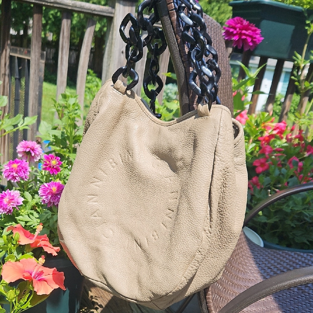 Gianni Bini Tan Leather Shoulder Bag with Black Chain Straps - Circa 2012 💥 EUC